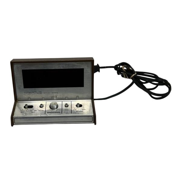 Vintage Spartus Alarm Clock Model 21-3004-500 Solid-State Quartz Retro - Picture 1 of 7